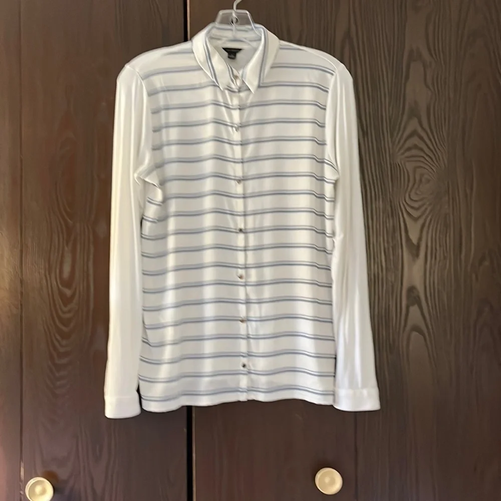 Ann Taylor long sleeved blouse. White with blue stripes and metal buttons. Sm